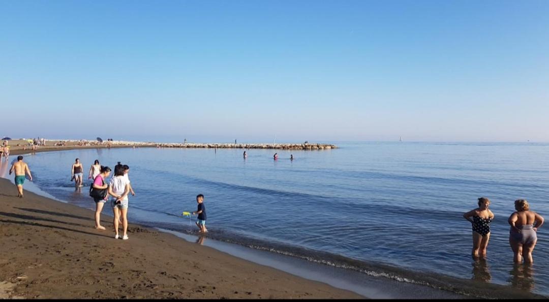 Apartamento El Bambu Cerca Del Mar Малага Екстериор снимка